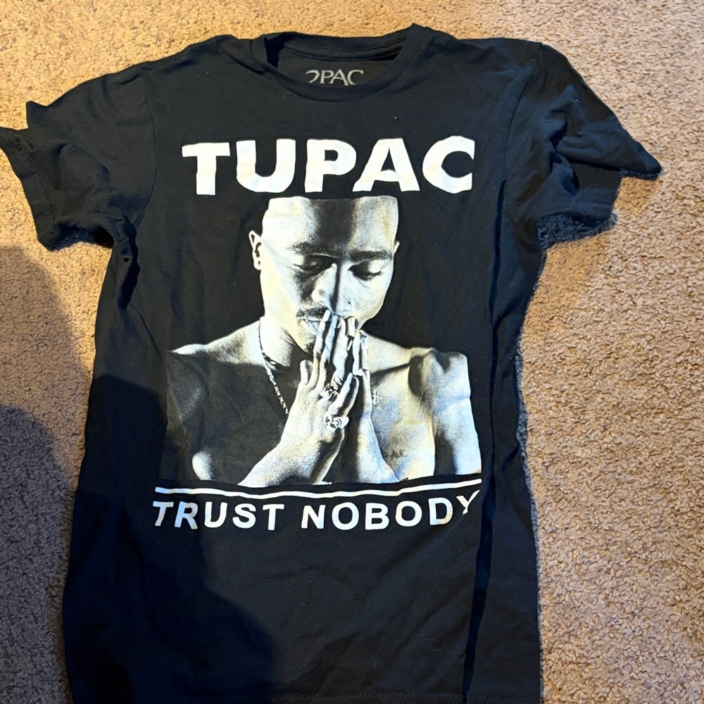 Tupac Black Graphic Tee - Short Sleeve